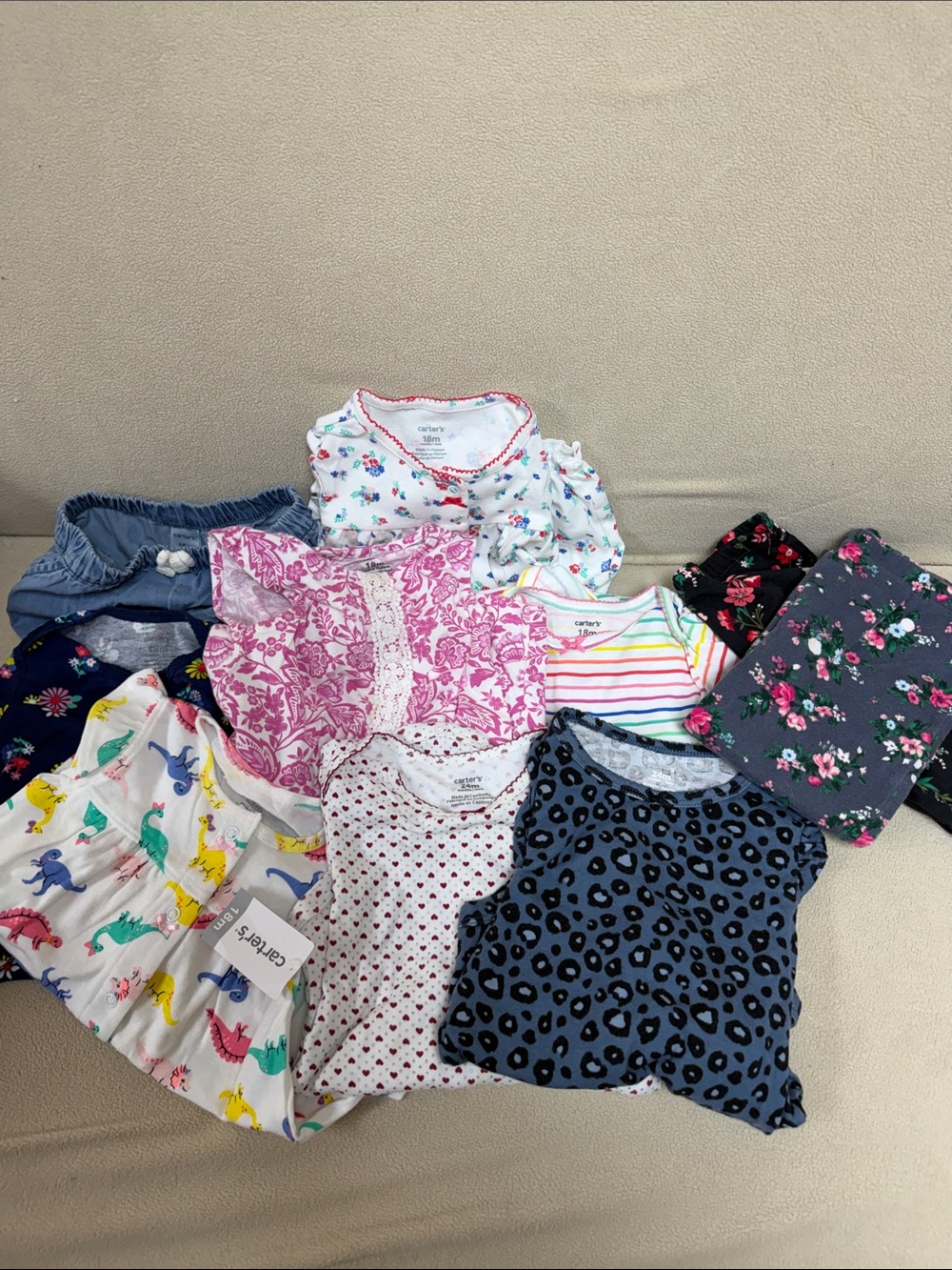 Bundle girls Carters 18 months and 24 months. Onesies and leggings. Cute denim.
